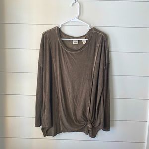 Oversized Daytrip Olive Green top. From buckle. Size medium.